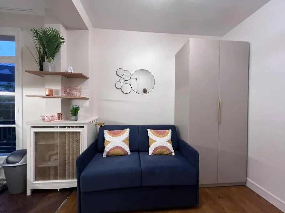 Trocadero Eiffel Tour - Refurbished Furnished Flat Apartment
