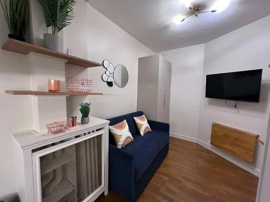Apartment Trocadero Eiffel Tour - Refurbished Furnished Flat